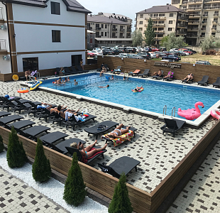 Территория уже работающего гостиничного комплекса, построенного  компанией Вирмак в Анапе